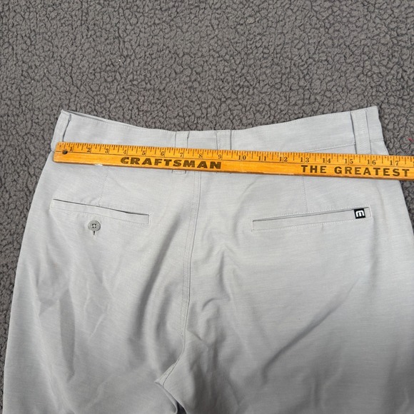 Travis Mathew Shorts Mens 32 Gray Bermuda Golf Performance Stretch Waist Flat 8" - Picture 7 of 11